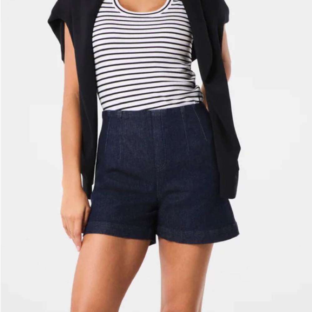 NWT SPANXshape™ Original EveryWear
Zero Waistband Jean Shorts Size Small